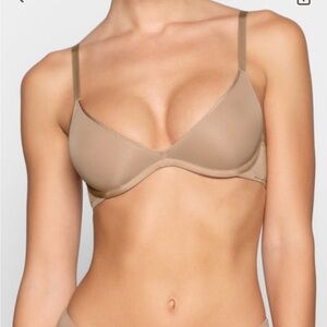 Skims Weightless Scoop Bra 34D in Clay